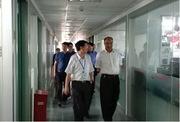 热烈欢迎省台办副主任王鲁宁莅临乐鱼（中国）药业参观指导